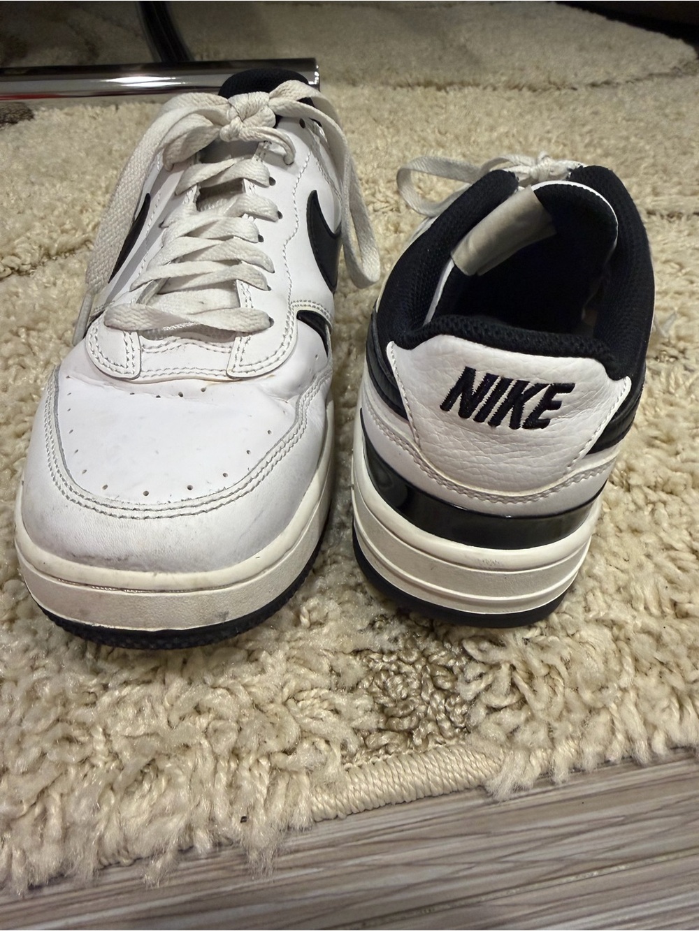 Nike Womens White and Black Low-Top Sneakers with Embroidered Logo